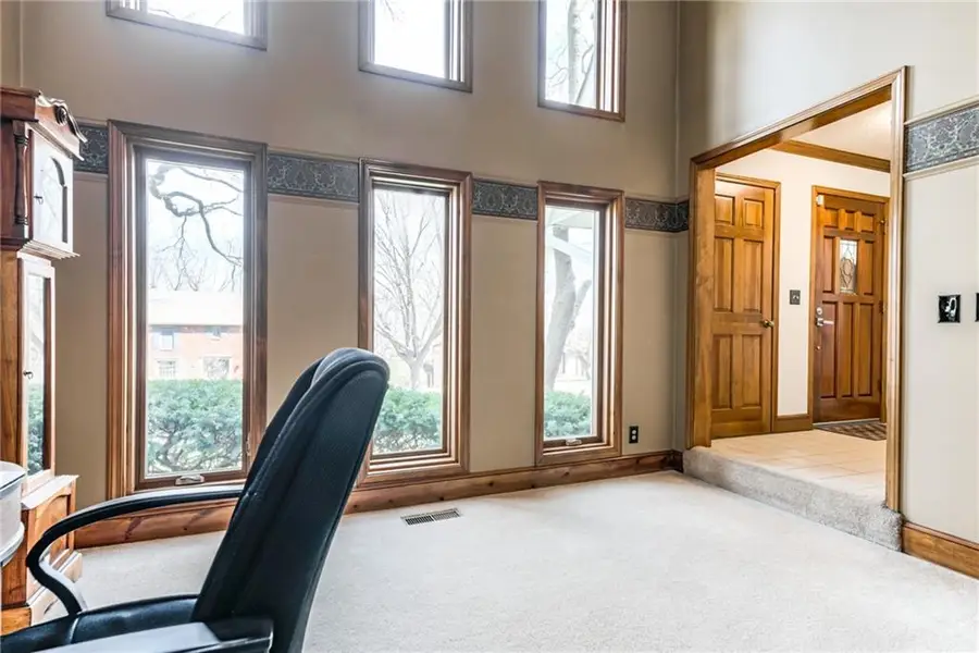 8336 Rosehill Road, Lenexa, KS 66215 - #3