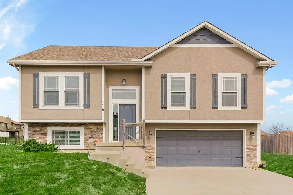 1112 SW 10th Terrace, Oak Grove, MO 64075 - #1