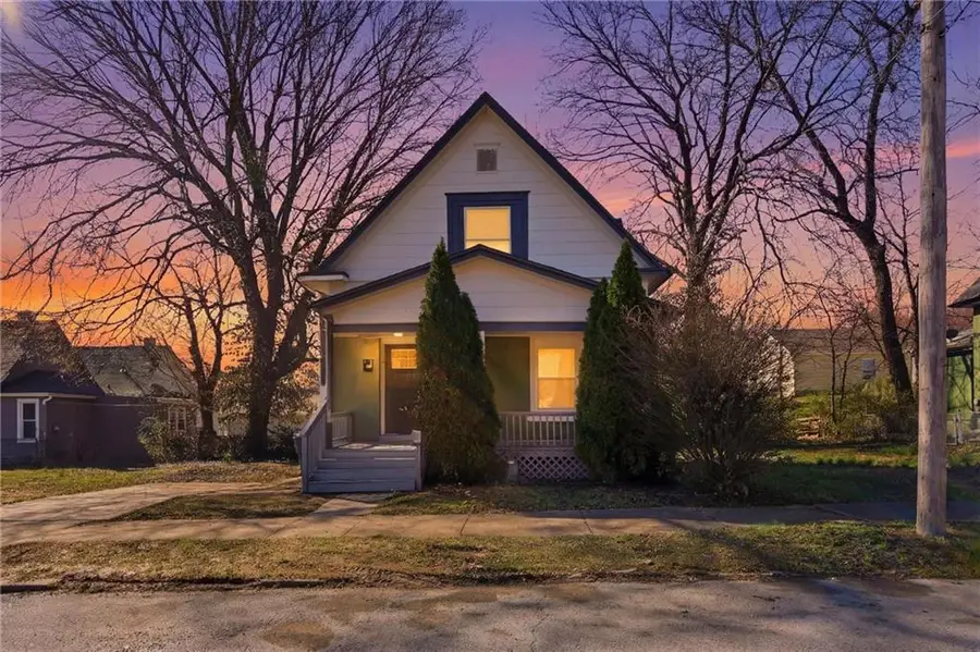 1623 E 36th Street, Kansas City, MO 64109 - #2