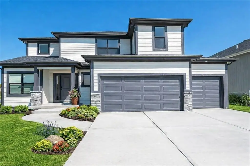 18970 W 193rd Terrace, Spring Hill, KS 66083 - #1