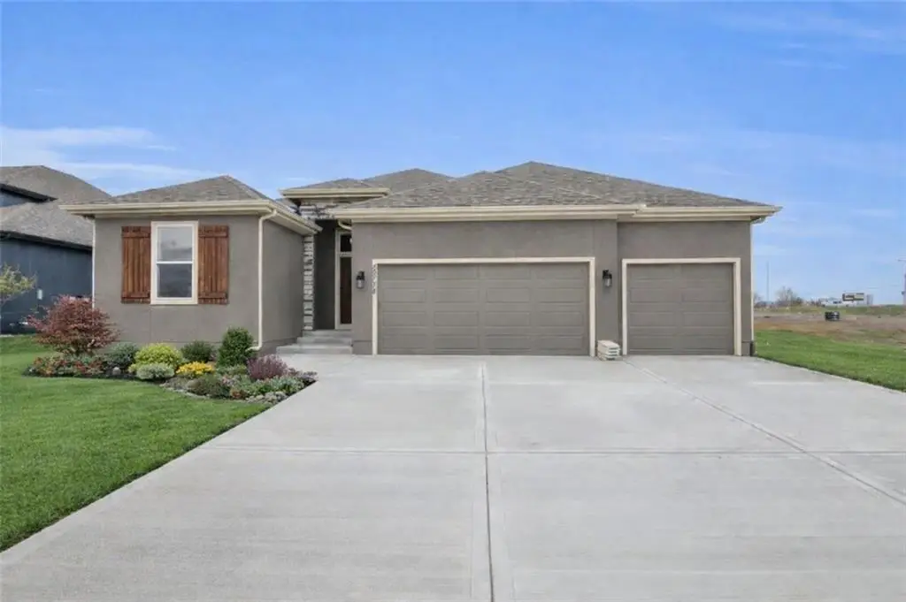 19324 Mahaffie Street, Spring Hill, KS 66083 - #1