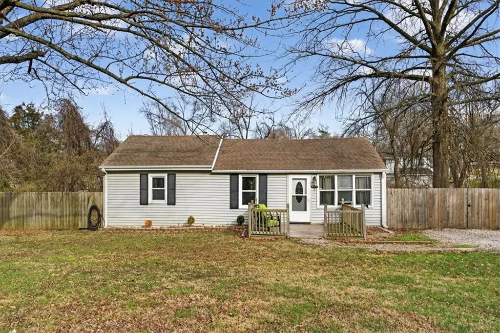 5417 Laurel Avenue, Raytown, MO 64133 - #1