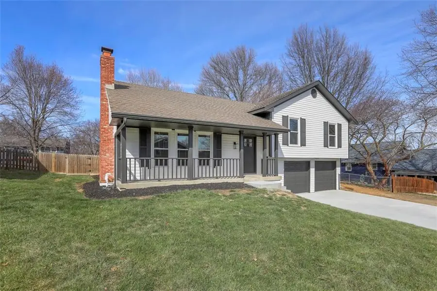 412 NE Crescent Street Ne, Lees Summit, MO 64086 - #2