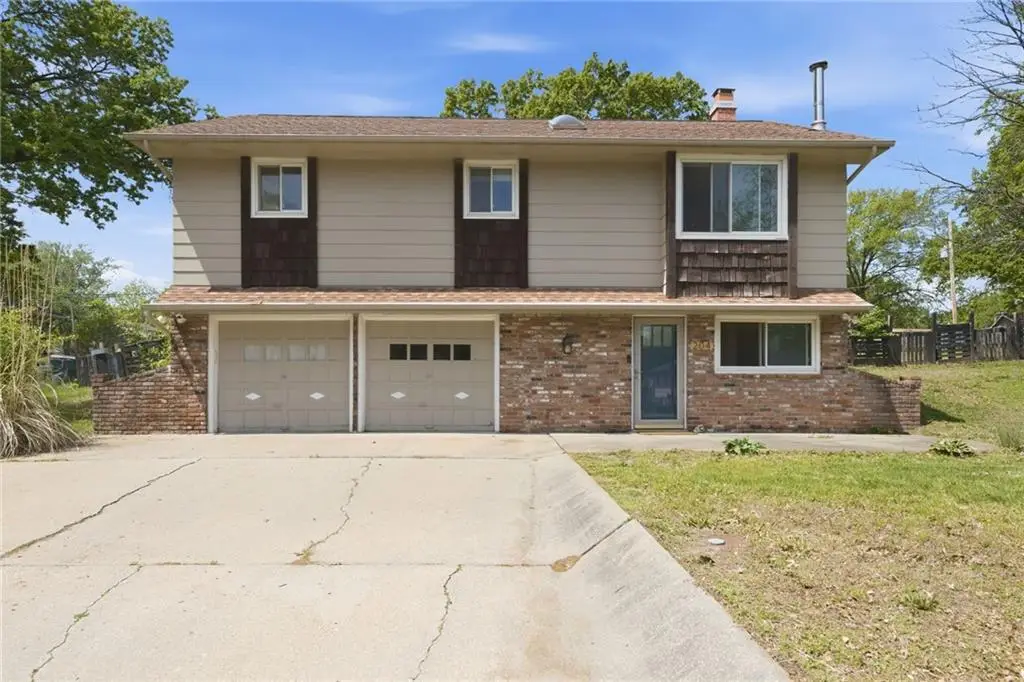 204 Topeka Avenue, Leavenworth, KS 66048 - #1