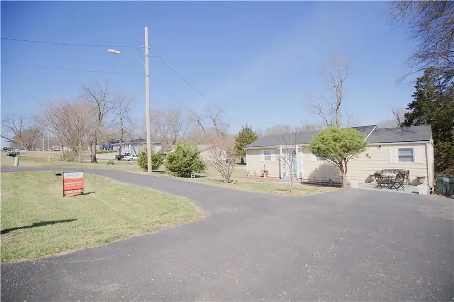 215 E Mary Street, Lansing, KS 66043 - #3