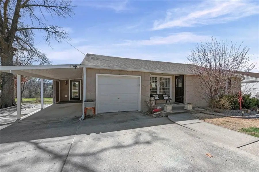 505 Hickory Street, Richmond, MO 64085 - #2