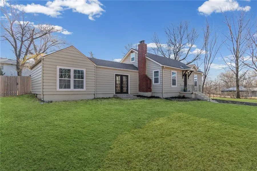 4919 N Troost Avenue, Kansas City, MO 64118 - #2