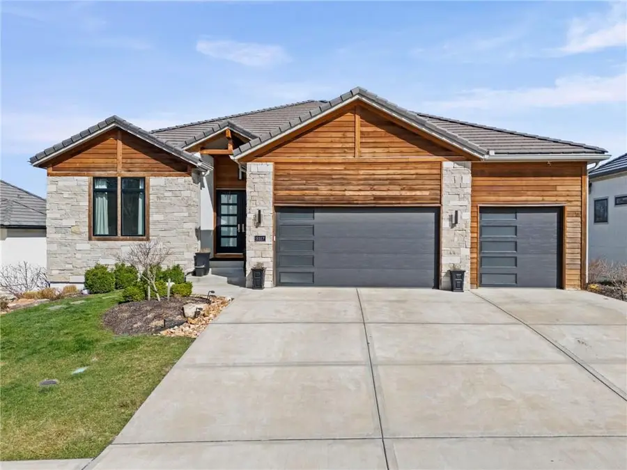 9317 Cottonwood Canyon Drive, Lenexa, KS 66219 - #2