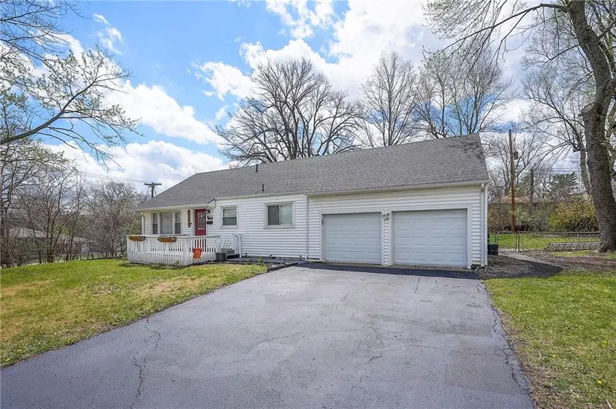 4111 E 106th Terrace, Kansas City, MO 64137 - #3