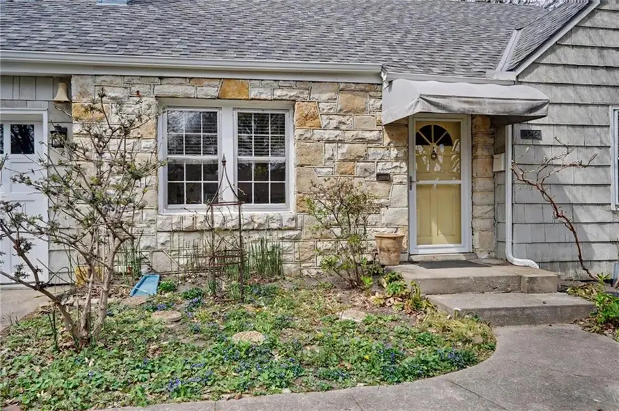 5212 W 57th Terrace, Roeland Park, KS 66205 - #2