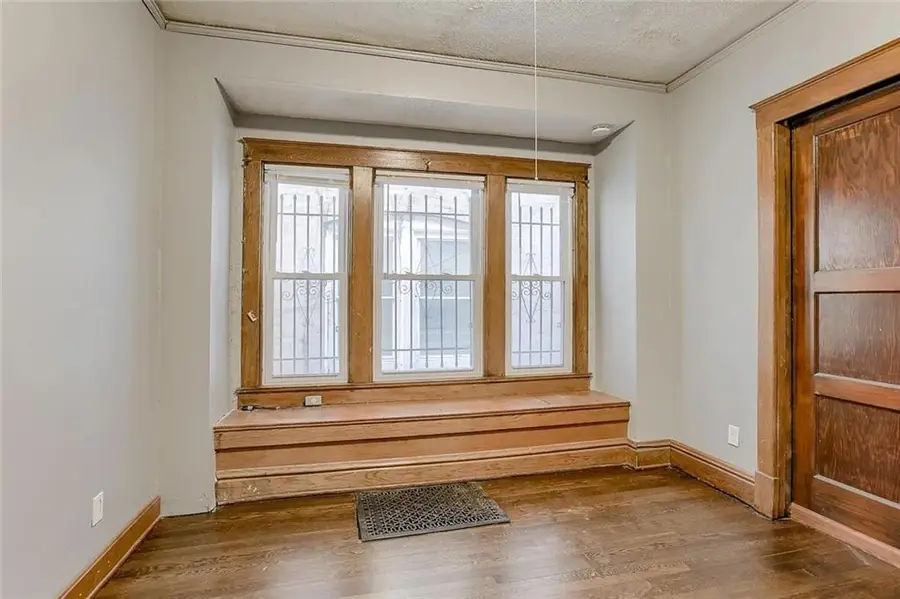 2325 Park Avenue, Kansas City, MO 64127 - #3