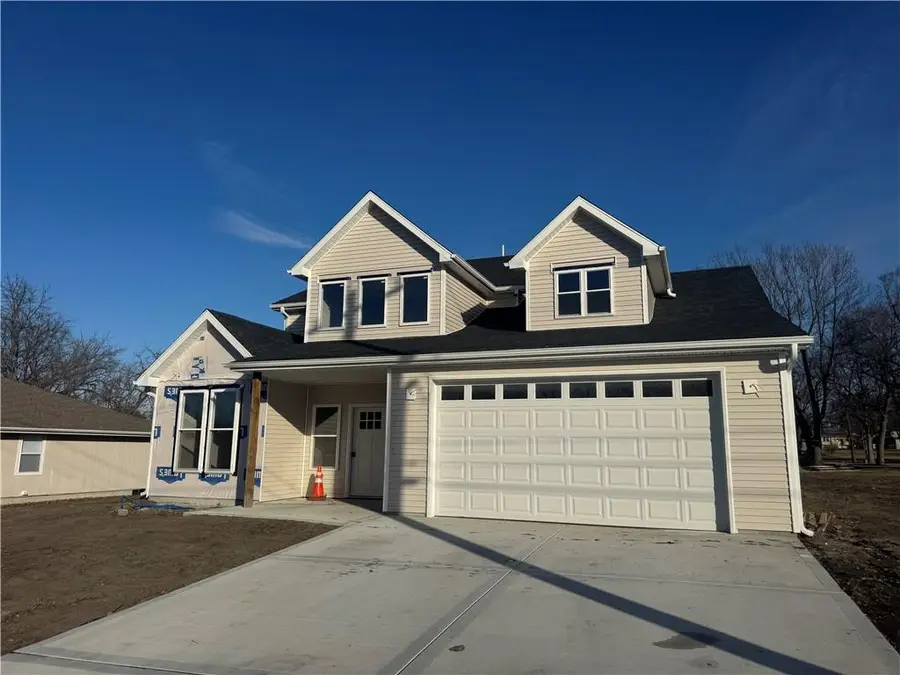 420 N Groat Street, Cameron, MO 64429 - #2