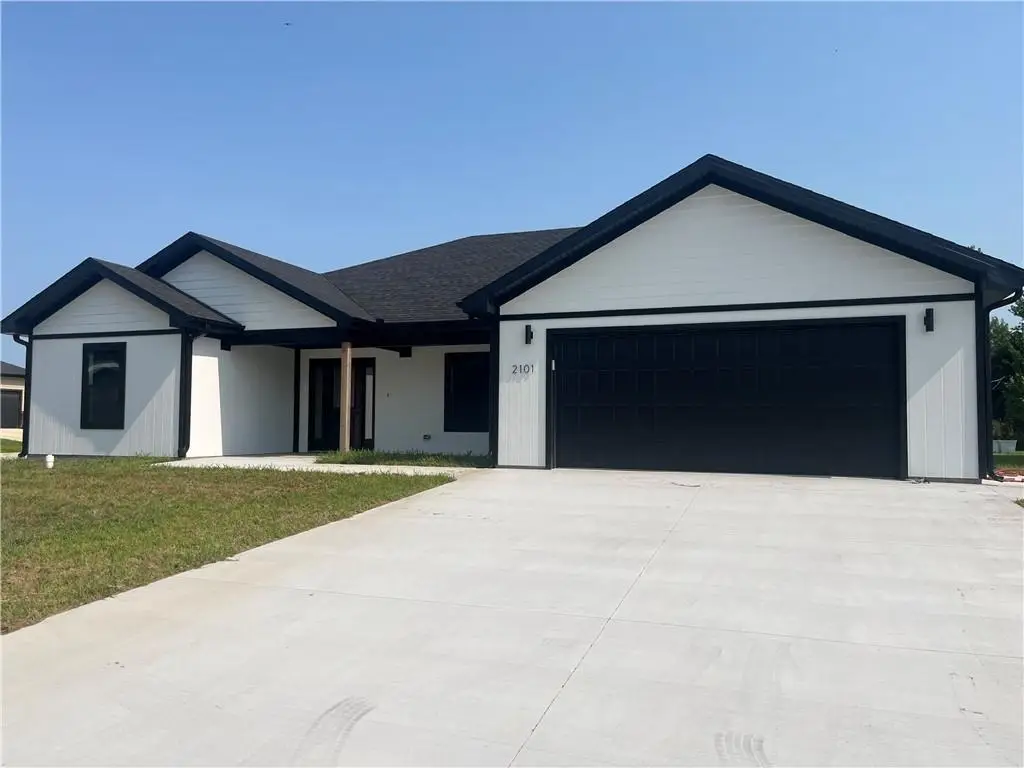 2101 E Cow Creek Lane, Pittsburg, KS 66762 - #1