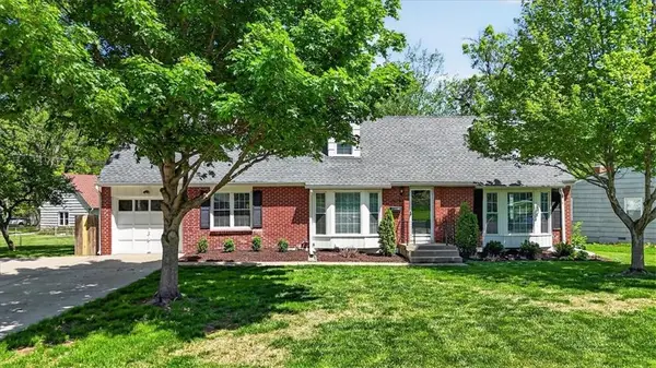 6014 W 68th Street, Overland Park, KS 66204