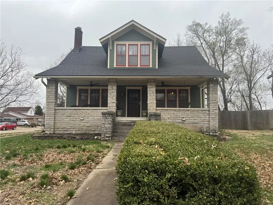 301 S Castle Street, Paola, KS 66071 - #2