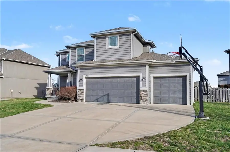 28600 W 162nd Place, Gardner, KS 66030 - #2