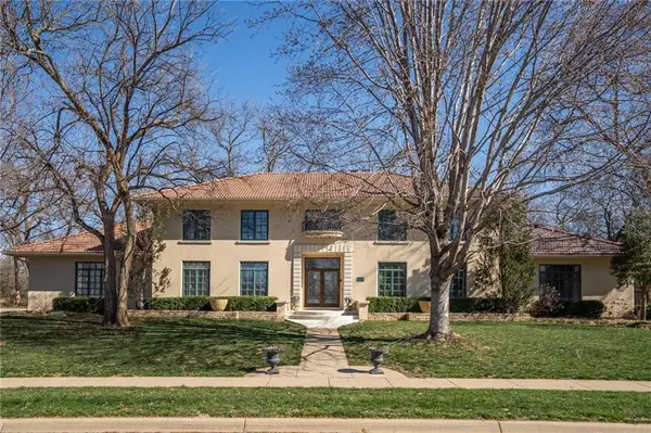 4412 Nicklaus Drive, Lawrence, KS 66047