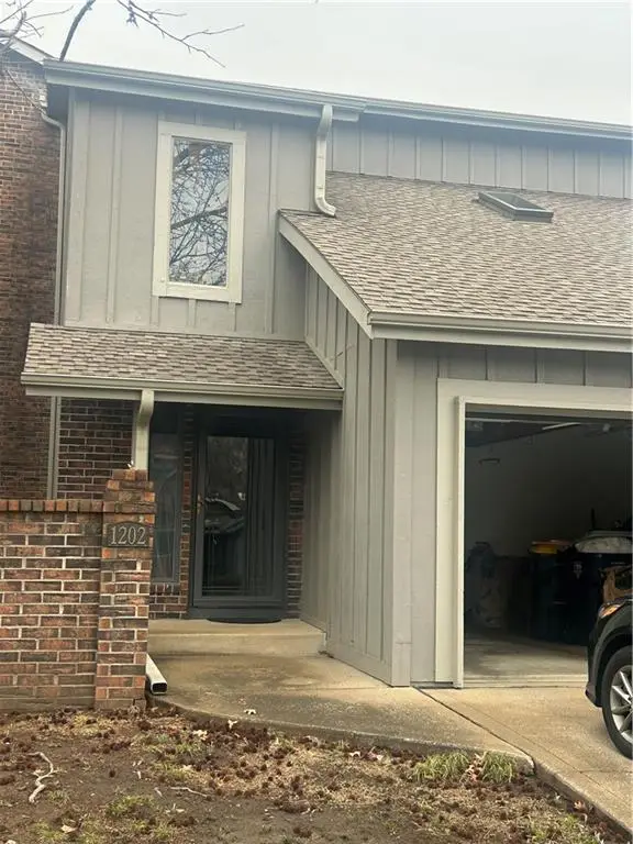 1202 83rd Terrace, Kansas City, MO 64118