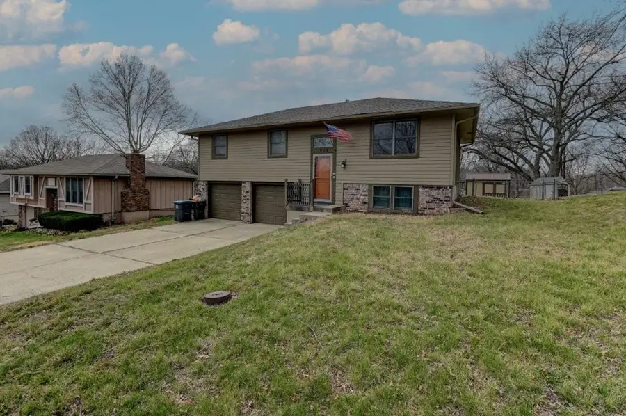 1909 SE Abbey Street, Blue Springs, MO 64014 - #3