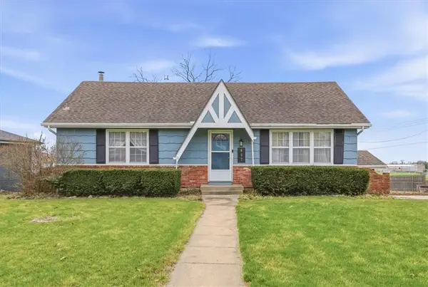 407 SW Glendana Street, Lee's Summit, MO 64081