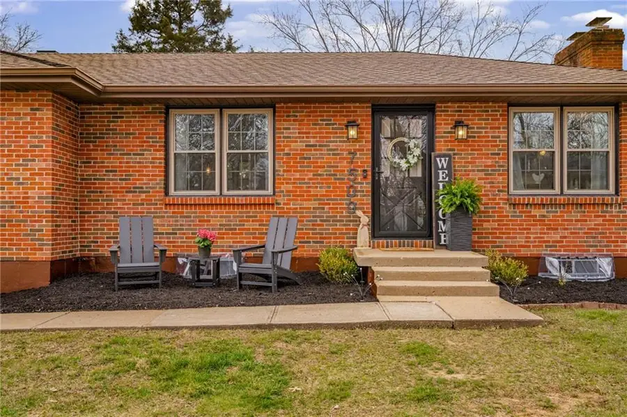 7509 N Baltimore Avenue, Gladstone, MO 64118 - #2