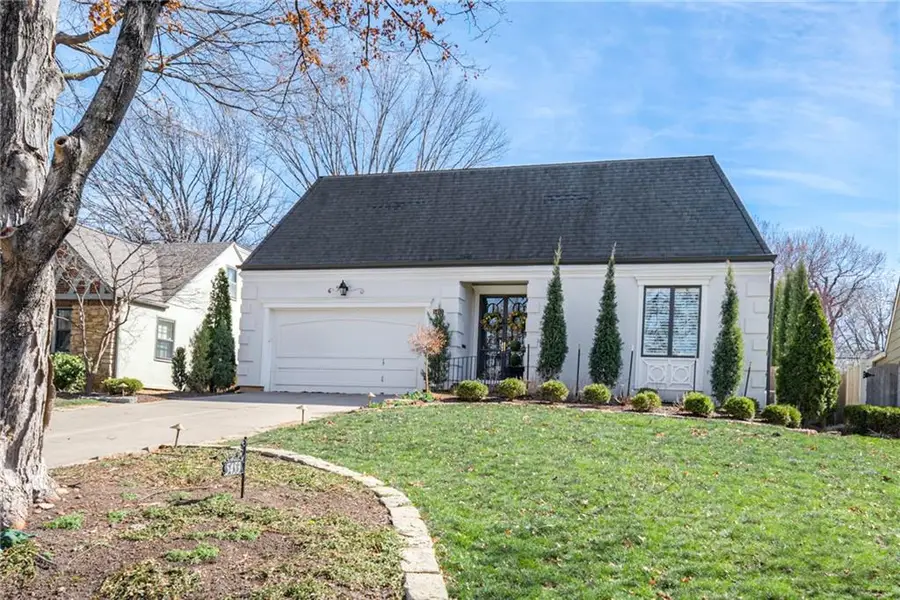 5453 Aberdeen Road, Fairway, KS 66205 - #2