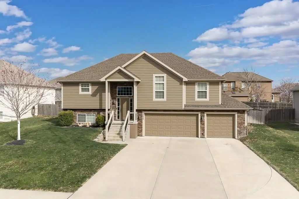 15418 Meyer Drive, Basehor, KS 66007 - #1