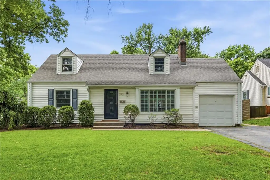 3901 W 73rd Terrace, Prairie Village, KS 66208 - #1