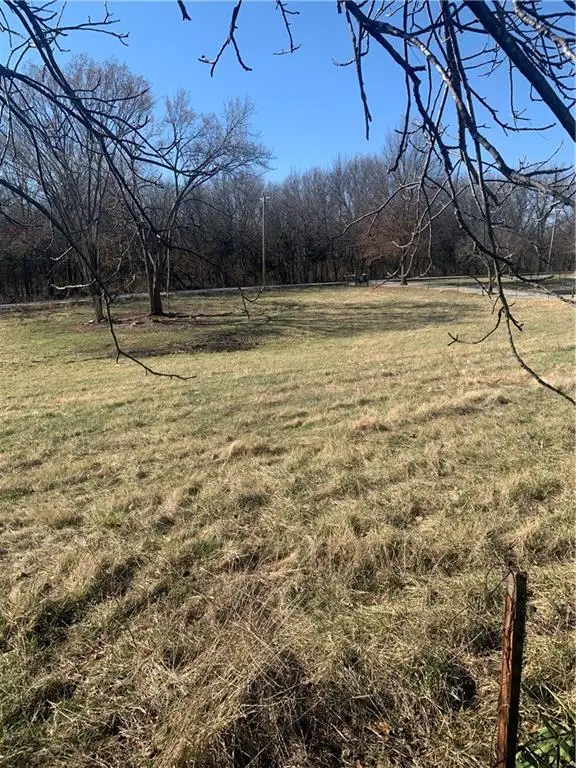 8530 S Trail Ridge Drive, Kansas City, MO 64139 - #3