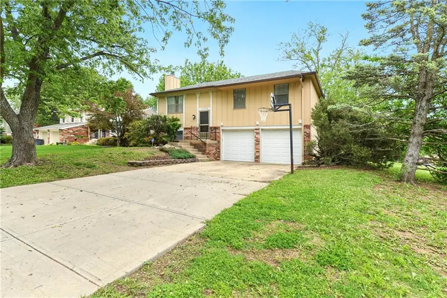 12939 S Raintree Drive, Olathe, KS 66062 - #3