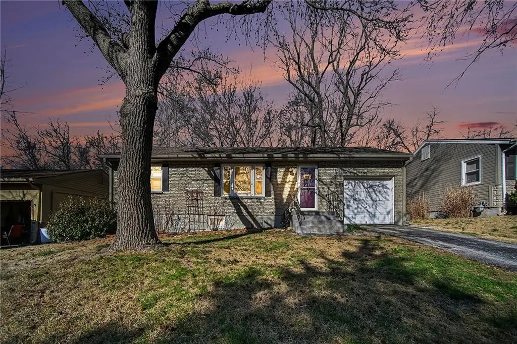 8210 Mcgee Street, Kansas City, MO 64114 - #1