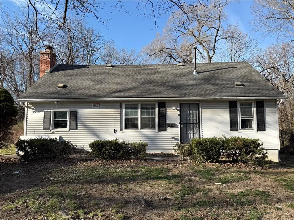9822 E Independence Avenue, Independence, MO 64053 - #1