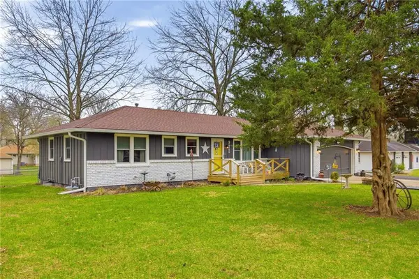 972 Glengera Street, Peculiar, MO 64078