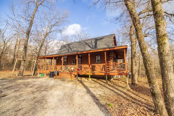 25594 Hidden Valley Avenue, Warsaw, MO 65355