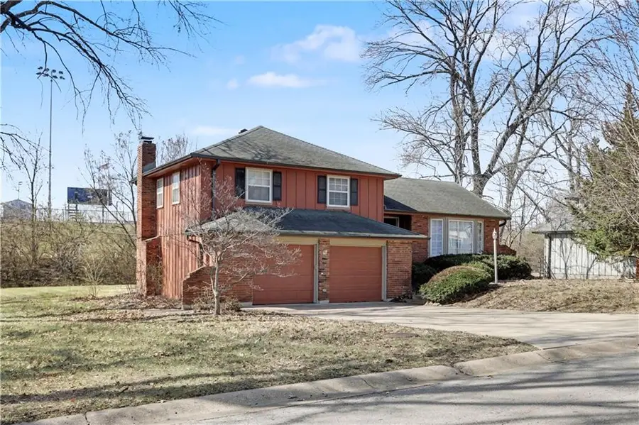 6905 E 129th Street, Grandview, MO 64030 - #2