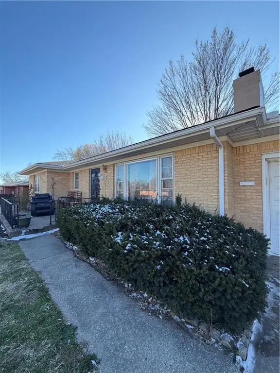 1520 N 64th Drive, Kansas City, KS 66102 - #3