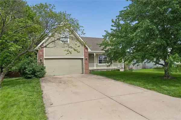 325 SE Canterbury Lane, Lee's Summit, MO 64063