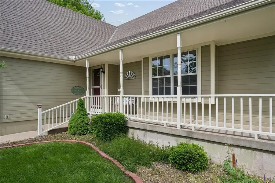 325 SE Canterbury Lane, Lees Summit, MO 64063 - #2