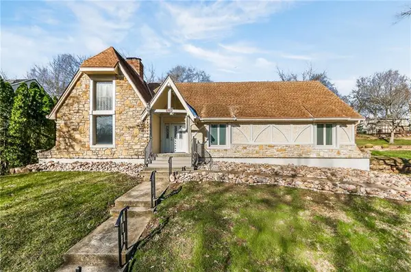 904 Blueberry Lane, Liberty, MO 64068