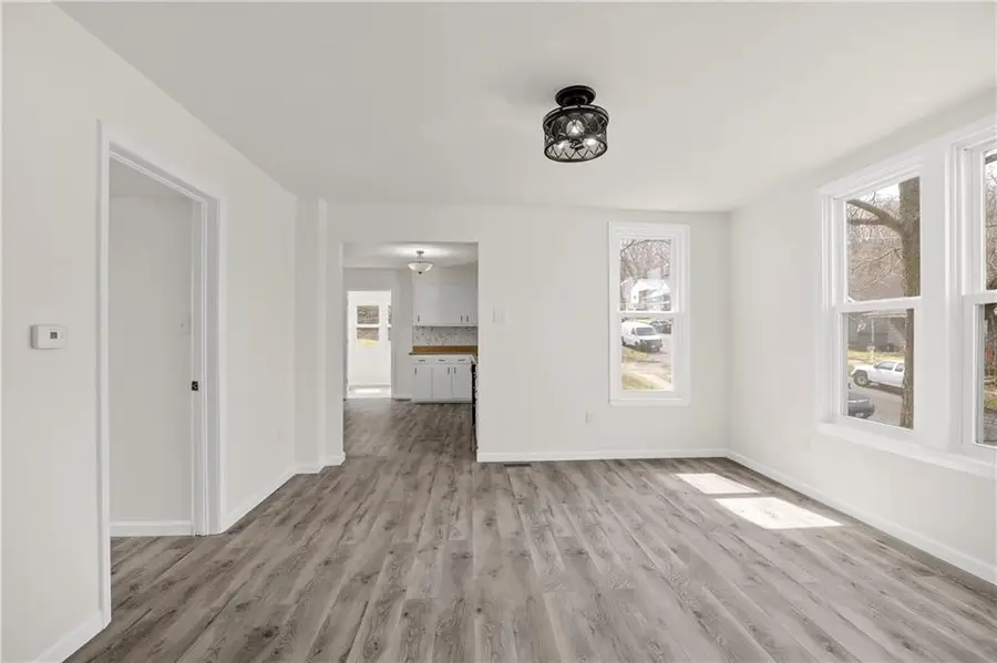 402 Blake Street, Saint Joseph, MO 64504 - #3