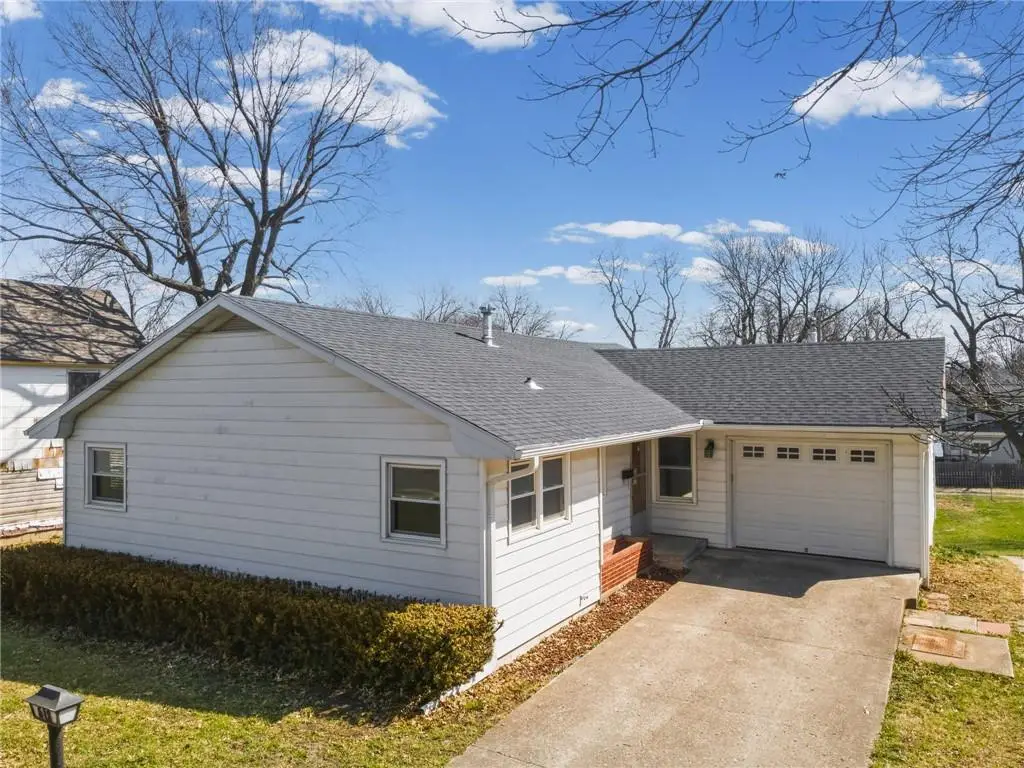 618 N Chestnut Street, Cameron, MO 64429 - #1