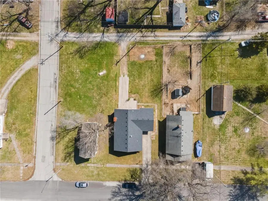 618 N Chestnut Street, Cameron, MO 64429 - #2