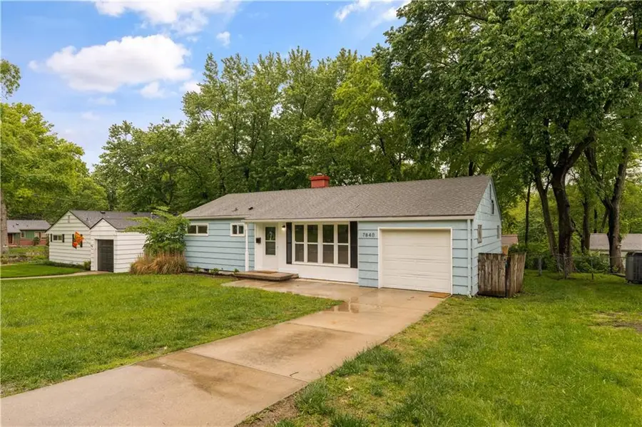 7840 Ash Street, Prairie Village, KS 66208 - #2