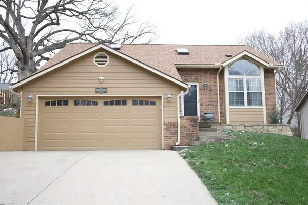 10401 NW 57th Terrace, Parkville, MO 64152
