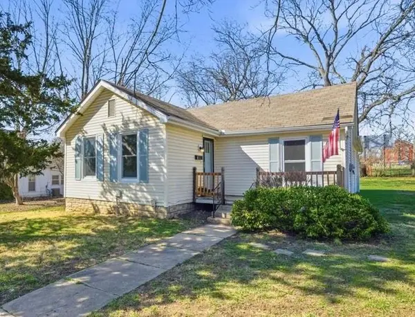 430 E Loula Street, Olathe, KS 66061