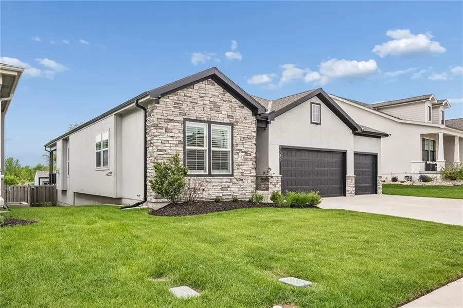 1121 SW Cheshire Drive, Lees Summit, MO 64083 - #2