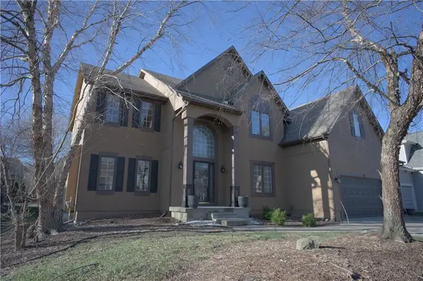 9233 W 143rd Terrace, Overland Park, KS 66221