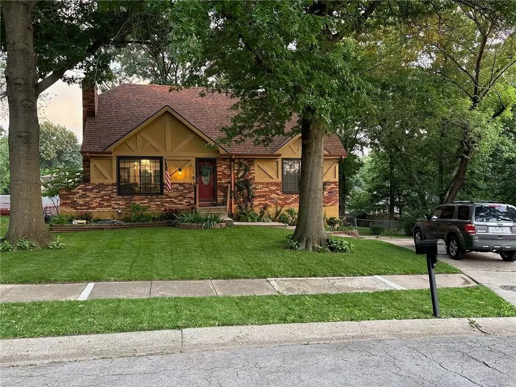 1905 NE 80th Street, Kansas City, MO 64118 - #1