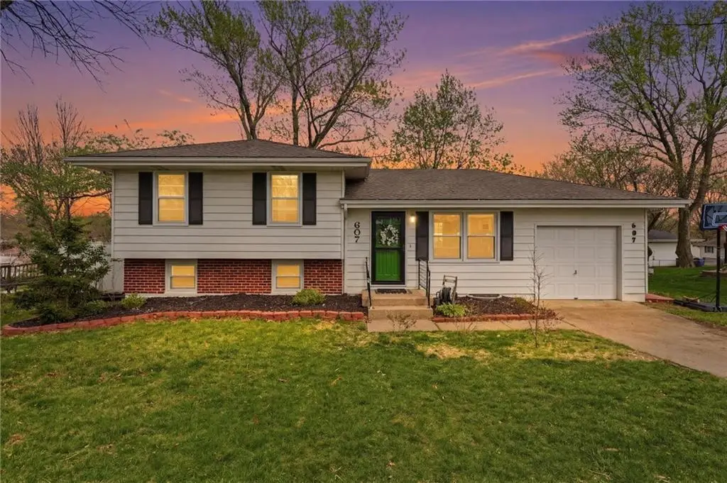 607 Glendale Road, Liberty, MO 64068 - #1