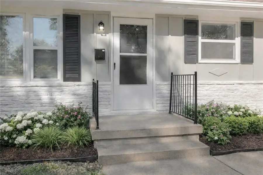 8512 E 85th Street, Raytown, MO 64138 - #3